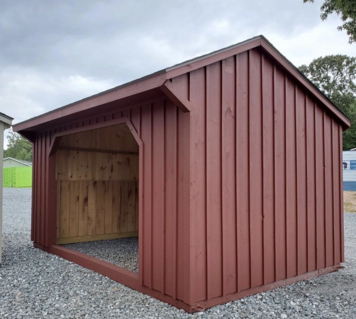 Wood run-in shelter